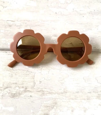 Gafas de sol GapKids con flores marrón tonos tierra marca Gap niños pequeños NUEVAS Foto 1 de 3