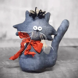 Vintage Stoffkatze Primitiv 18 cm Künstlerkatze Dekokatze Katze Deko Handarbeit - Bild 1 von 1