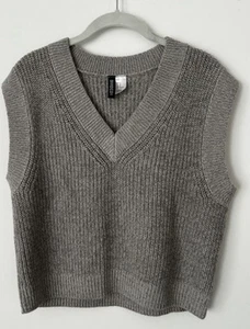 H&M grey cropped sweater V Neck vest Size XXS - Picture 1 of 2