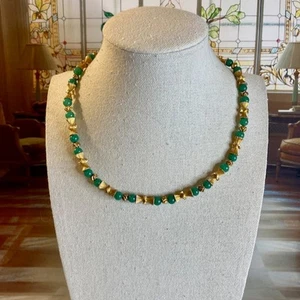 Vintage 70s Etruscan Revival Gold Tone & Green Bead Necklace EUC - Picture 1 of 4