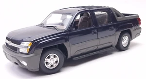 Welly 2001 Chevrolet Avalanche Pickup Truck 1:18 Diecast Scale - Picture 1 of 19