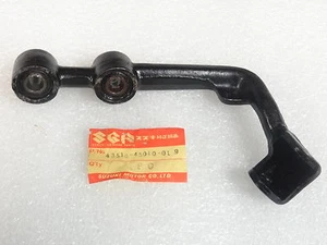 Suzuki NOS NEW 43510-45010-019 Right Front Footrest Bar GS GS750 - Picture 1 of 7