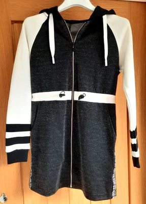 Cardigan con cappuccio Fun & Fun di design per ragazze circa età 9-10 etichetta (piccolo per taglia) - Immagine 1 di 4