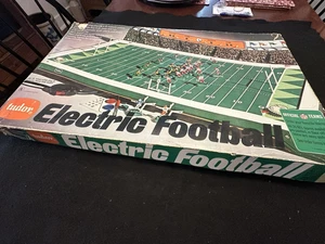 Vintage Tudor #500 1960s - 1970s Electric Football Game - Works - Picture 1 of 10