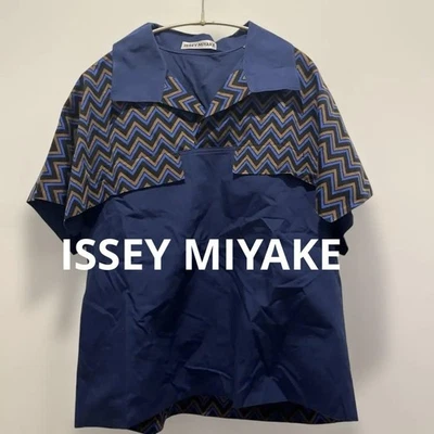CAMISA DE MANGA CURTA ISSEY MIYAKE AZUL MARINHO USADA NÃO USADA - Imagem 1 de 4