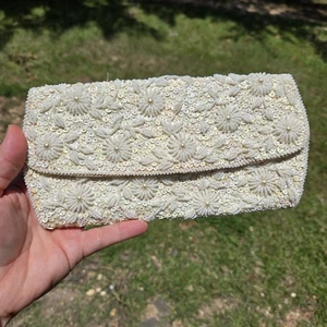 Pochette pochette vintage panna floreale perline paillettes anni '70 made in Hong Kong - Foto 1 di 5