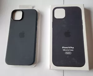 Unbenutzte Original MIDNIGHT Apple iPhone 14 PLUS MagSafe SILIKON Hülle in Einzelhandelspackung - Bild 1 von 10