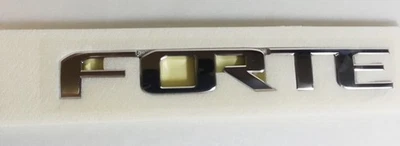 NEW OEM 2014-2018 Kia Forte Emblem/Nameplate 86311-A7010 Foto 1 de 4