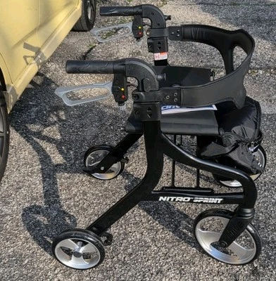 Andador Andador Plegable Drive Medical Nitro Sprint con Asiento de 18" - Negro - 102662BK Foto 1 de 3