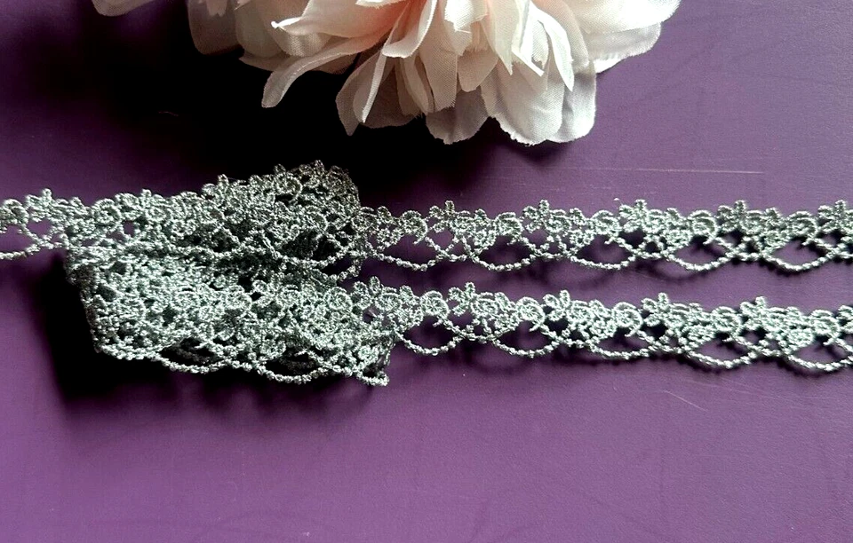 Borde de color plata de 5/8 pulgadas de ancho corte de 34 pulgadas Foto 1 de 1