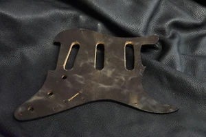 Leder Schlagbrett Fender Stratocaster dunkelgrau distressed neu - Bild 1 von 4
