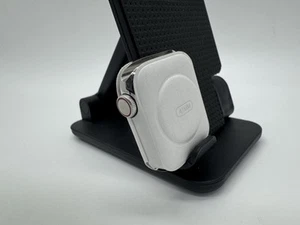 HERMES Apple Watch Series 7, 41 mm, argent (GPS et LTE) (montre seule) [H24] - Photo 1 sur 9