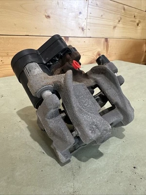 2015 - 2021 福特 Edge 刹车卡钳右后乘客侧原始设备制造商 — 第 1/4 张图片