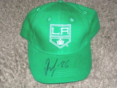 Sombrero Slava Voynov Los Angeles King Autografiado Día de Reyes San Patricio          Foto 1 de 3