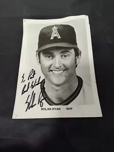 FOTO PROMO NOLAN RYAN CALIFORNIA ANGELS NON CERTIFICATA PSA/DNA AUTOGRAFATA - Foto 1 di 5