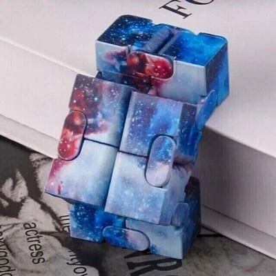 即时减压带 Infinity Cube Fidget 玩具,您的便携式 EDC 解决方案 — 第 1/3 张图片