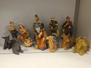 12 piece porcelain nativity set - Picture 1 of 16