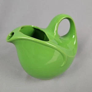 Jarra de agua con mango de bucle HALL jarra verde cerámica labio de hielo de colección mediados de siglo EE. UU. - Imagen 1 de 12