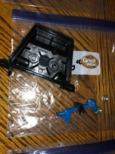CRAFTSMAN 16" 36CC 36 CC 18" 20" AIR FILTER MOUNT & CHOKR LEVER OEM - Picture 1 of 1