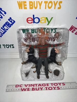 Boneco NECA Nightmare on Elm Street 7" Ultimate parte 2 Freddy Kreuger AUTÊNTICO - Imagem 1 de 4