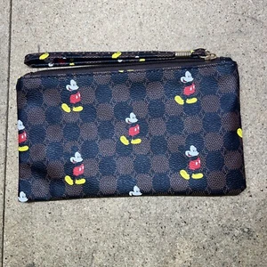 Disney Mickey Mouse Wristlet - Picture 1 of 3