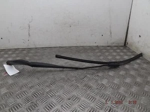 Renault Captur Right Driver Offside Front Wiper Arm Blade Mk1 2013-2019h - Picture 1 of 4