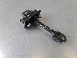 CITROEN C4 CACTUS 2015 LADO IZQUIERDO PUERTA TRASERA CORREA DE VERIFICACIÓN BISAGRAS - Imagen 1 de 10