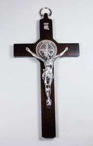"Crucifijo de madera oscura San Benito 7,5" - Imagen 1 de 3