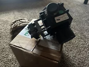Alliance (Old), F8406304, Drain Valve, 3", NO, Inline, 115V/50-60Hz, 1-3/8" OD - Picture 1 of 7
