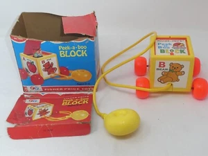 VINTAGE 1970 FISHER-PRICE PEEK-A-BOO BLOCK #760 SQUEEZ BULB GIOCATTOLO CON SCATOLA - Foto 1 di 7
