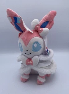 Pokemon Center Original Muñeco de Peluche Sylveon Santa Pokémon Navidad Escarchada - Imagen 1 de 11
