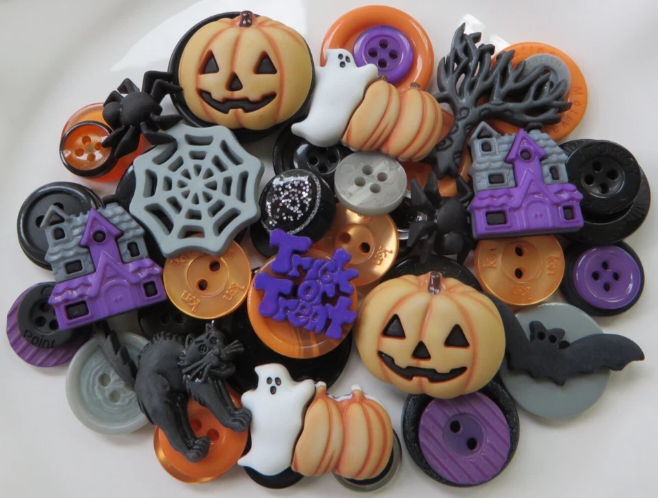 Lot of 50 Buttons - (Novelty, Shank, 2 and 4-Hole) HALLOWEEN #41 - Image 1 of 1