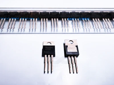 10PCS UA7824CKC UA7824C TI 24V 1.5A Positive Linear Voltage Regulator IC TO-220 - Image 1 of 3