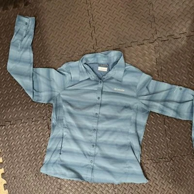 Chaqueta ligera para mujer Columbia OmniShade azul y blanca talla XL Foto 1 de 4