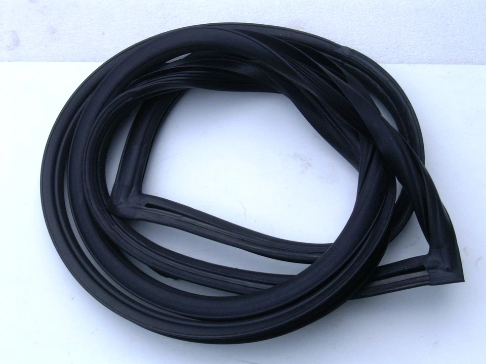 65 66 1965 1966  FORD GALAXIE CUSTOM & CUSTOM 500  BACK GLASS RUBBER SEAL  NEW - Image 1 of 1