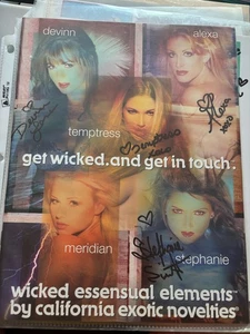 LIBRETTO AUTOGRAFO LEGGENDE ADULTE 8,5X11 FIRMATO DA 4 SWIFT DEVON ALEXA TENTRESS - Foto 1 di 1