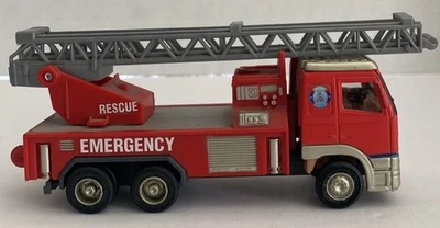 Camión de bomberos Kentoys con escalera extensible Volvo vehículo de emergencia juguete 1998 Foto 1 de 4