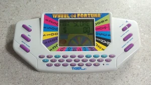 Tiger Electronics 1995 Wheel of Fortune elektronisches Handspiel mit Patrone - Bild 1 von 4