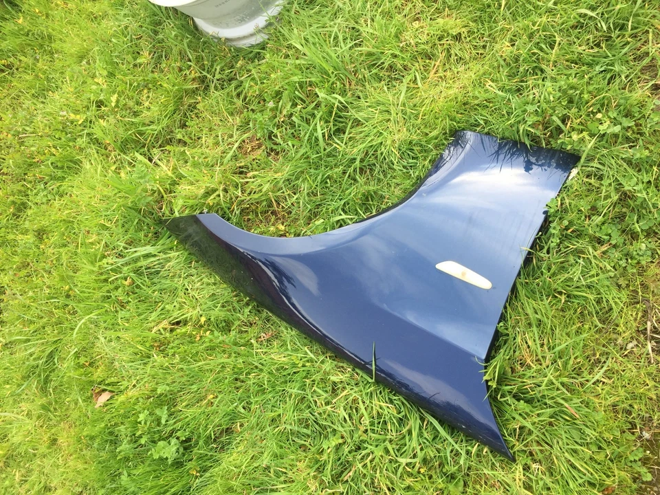 2006-2011 BMW E90 E91 FENDER 335i 328i 325i 335d 320d 323i 330i 325i 316i 318i R - Image 1 of 1