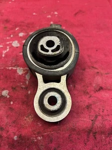 2010-2019 FORD TAURUS 3.5L NON TURBO,AWD LOWER TRANS MOUNT  DOGBONE - Picture 1 of 3