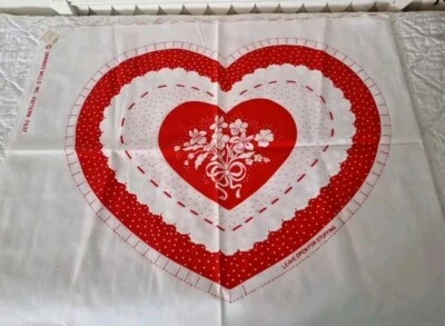PANEL DE ALMOHADA SERIGRAFÍA CORTE CORAZÓN Y COSTURA VINTAGE SPRING MILL VALENTINE'S ❤️  Foto 1 de 4