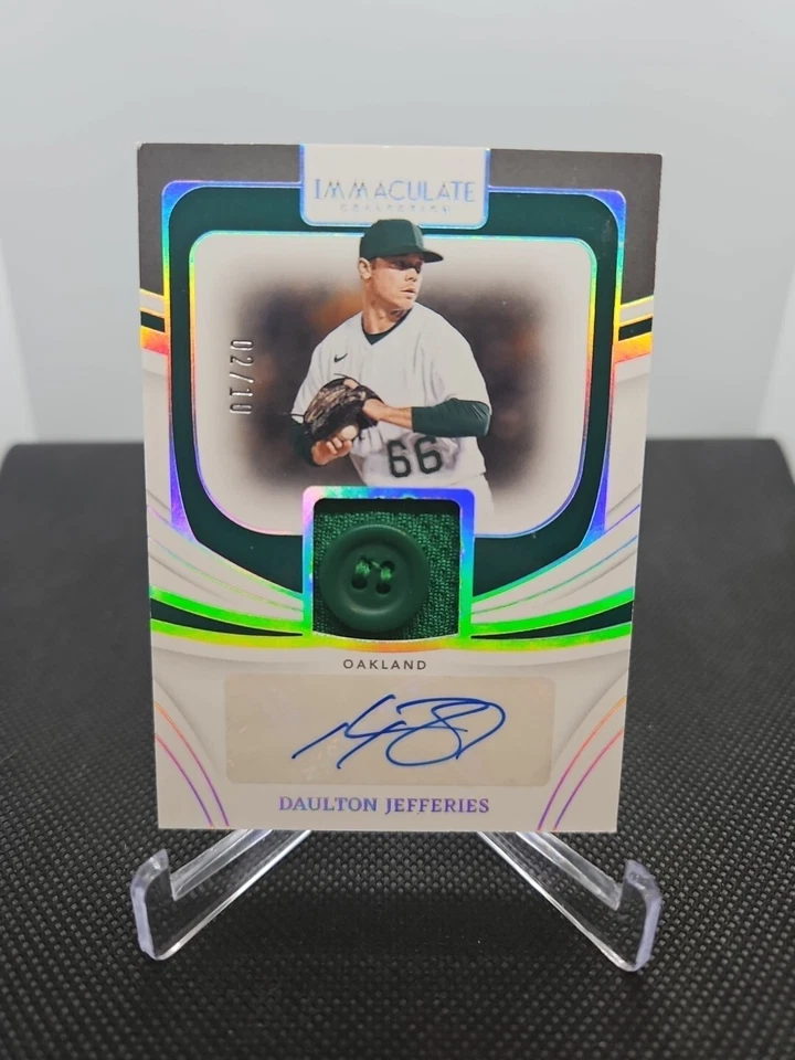 2022 Panini Immaculate Dauton Jefferies Auto Button Relic /10 - Image 1 of 3