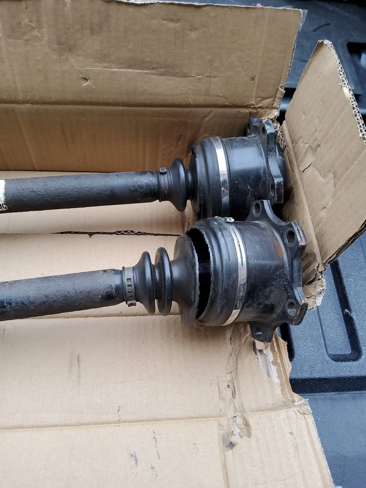 Raxles delanteros Audi B5 S4 2000/2002 con kits de arranque nuevos Foto 1 de 2