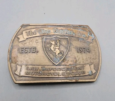 Fivela de cinto The Blue Knights Inc. aplicação da lei clube motocicleta manchada  - Imagem 1 de 4