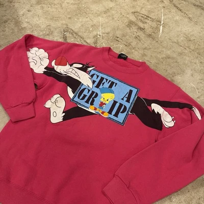 Moletom Vintage Looney Tunes Médio Get A Grip Sylvester & Tweety Estampa Grande - Imagem 1 de 4