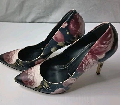 Tacones Charles by Charles David talla 9 negros florales bordados Foto 1 de 4