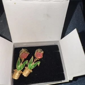 Vintage Lucite Pink Tulip Enamel Garden Avon Post Dangle Earrings Original Box - Bild 1 von 3
