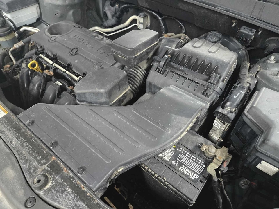 Hyundai Santa Fe 2010-2012 conjunto de filtro de aire de 2,4 L *completo* OEM 281102P200 Foto 1 de 1