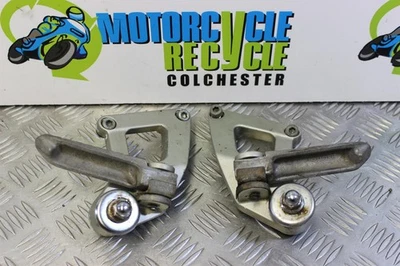 Reposapiés trasero Kawasaki ZZR 600 Pillion 1993 a 2006 ZZR600 ZX600E B107 Foto 1 de 4