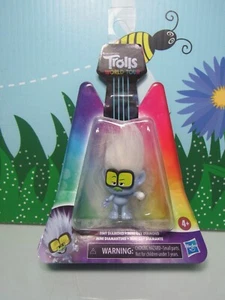 DIMINUY DIAMOND DREAMWORKS TROLLS GIRA MUNDIAL - 1/2" Muñeca Hasbro Troll-NUEVA EN TARJETA - Imagen 1 de 4